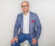Maciej Józefowicz - Facharzt für Allgemeine Chirurgie und Facharzt für Ästhetische Medizin